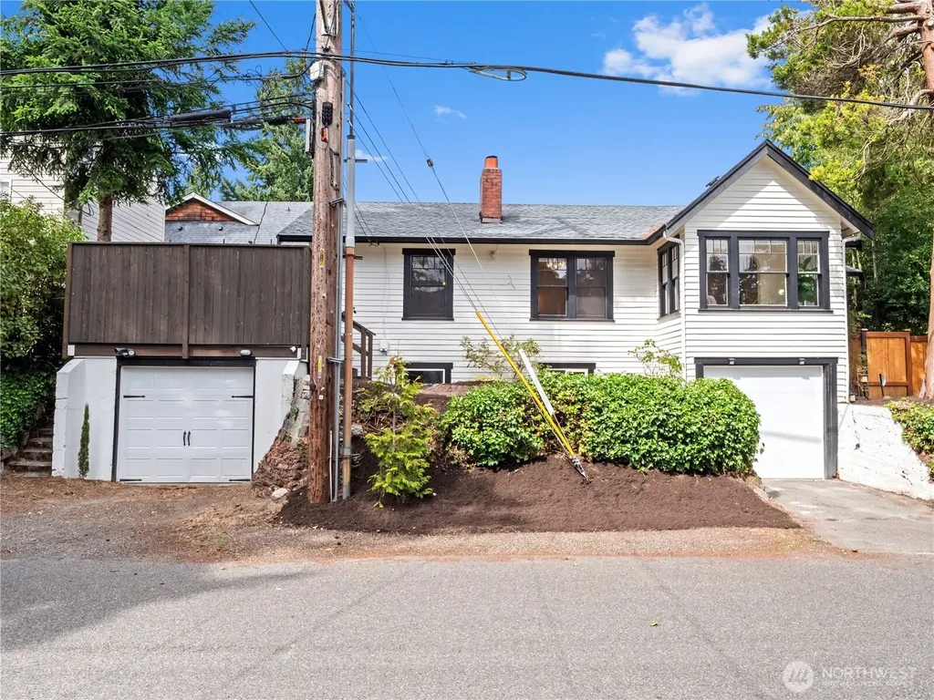 9701 Roosevelt Way NE Seattle WA 98115