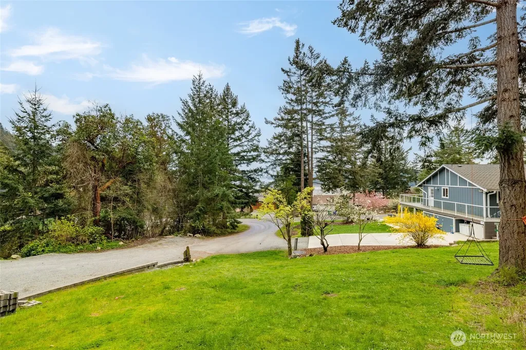 689 Sitka Place La Conner WA 98257