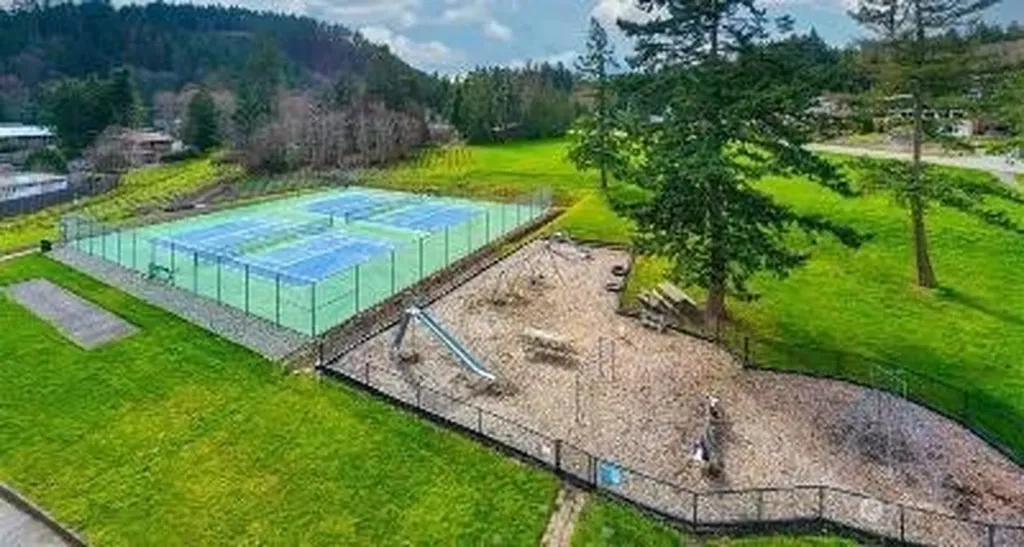 689 Sitka Place La Conner WA 98257