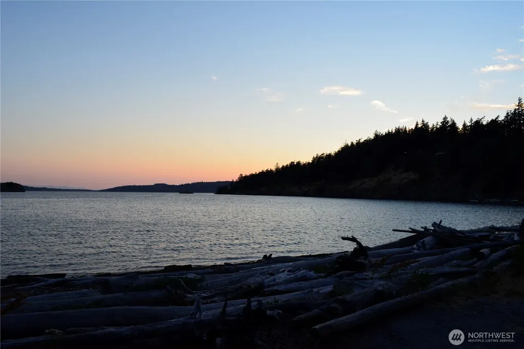 689 Sitka Place La Conner WA 98257