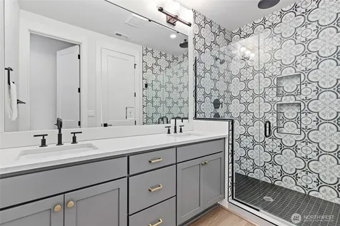 21724 25th Avenue SE Bothell WA 98021