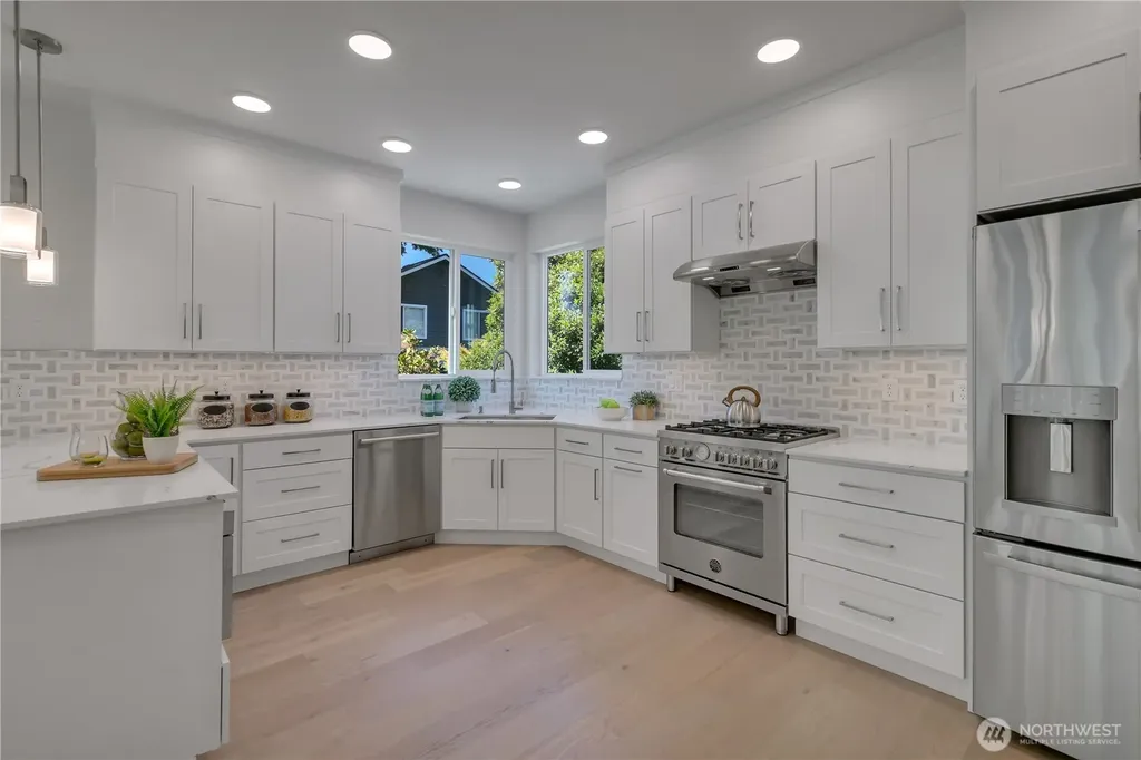 4019 4th Avenue NE Seattle WA 98105