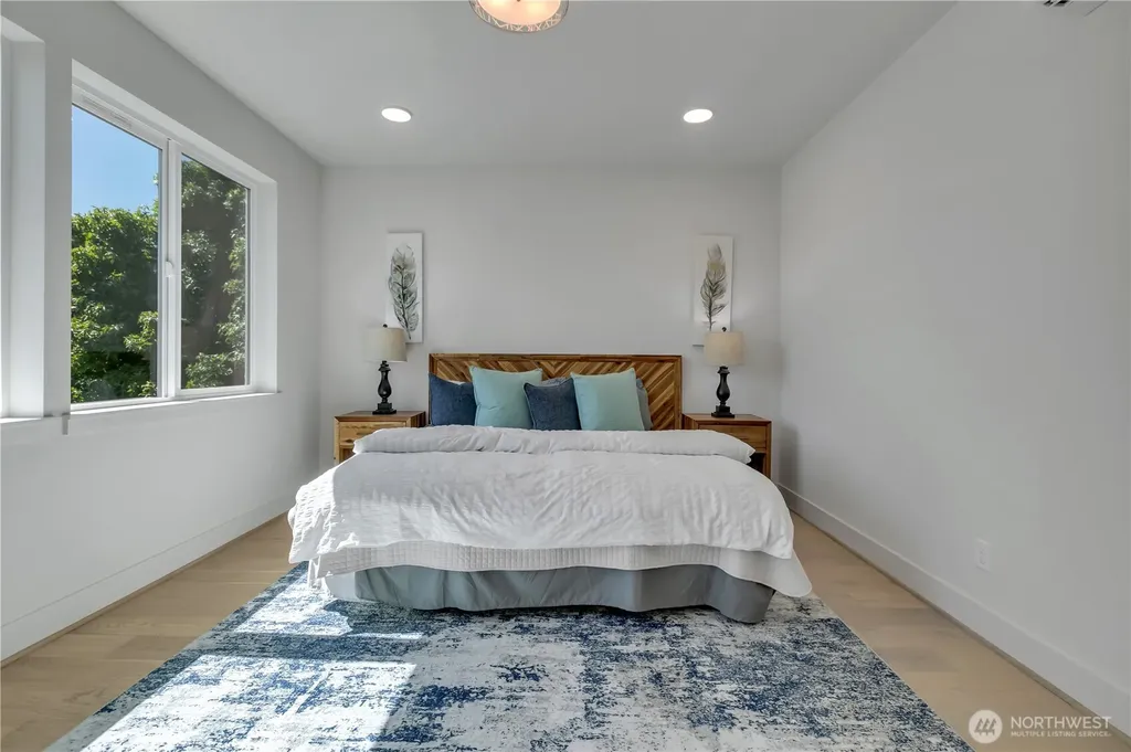 4019 4th Avenue NE Seattle WA 98105