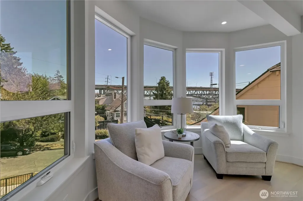 4019 4th Avenue NE Seattle WA 98105