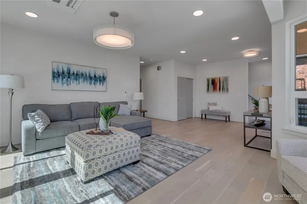 4019 4th Avenue NE Seattle WA 98105