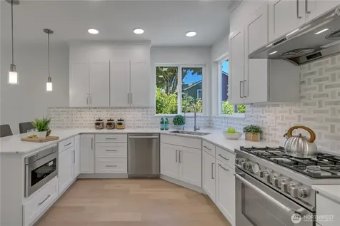 4019 4th Avenue NE Seattle WA 98105