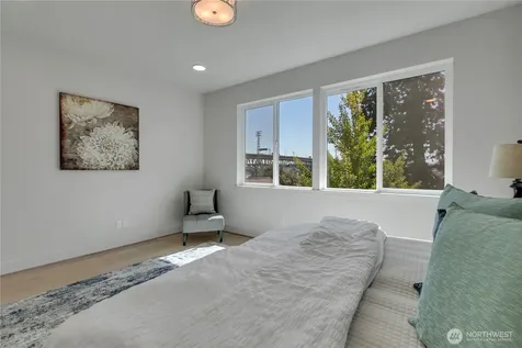4019 4th Avenue NE Seattle WA 98105