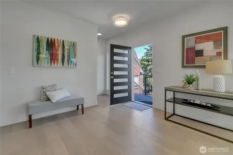 4019 4th Avenue NE Seattle WA 98105