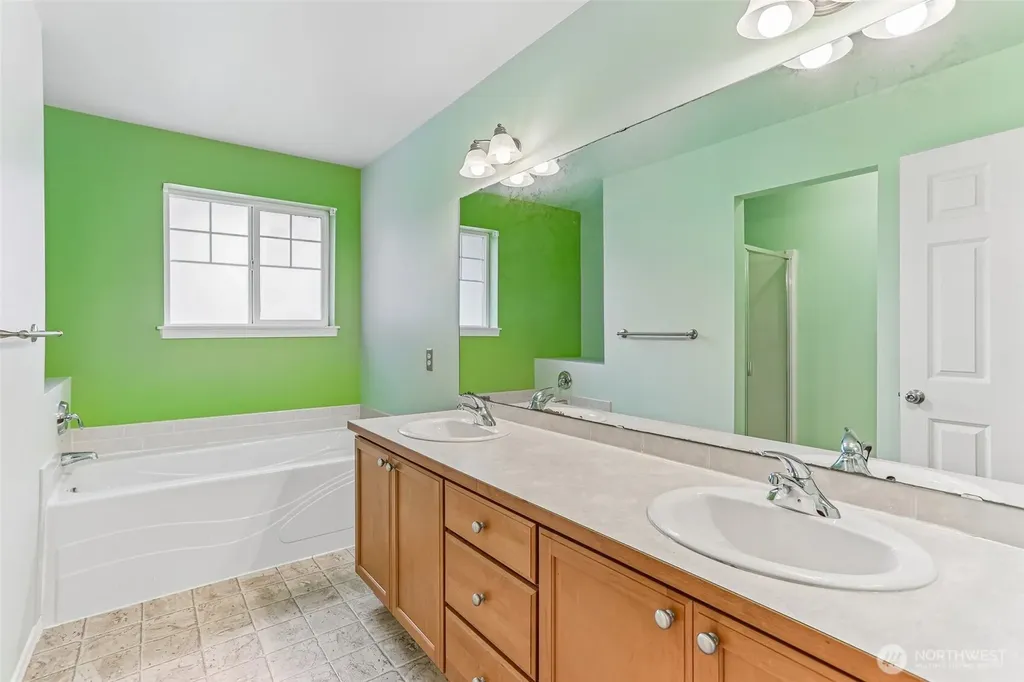 28441 33rd Lane S Auburn WA 98001