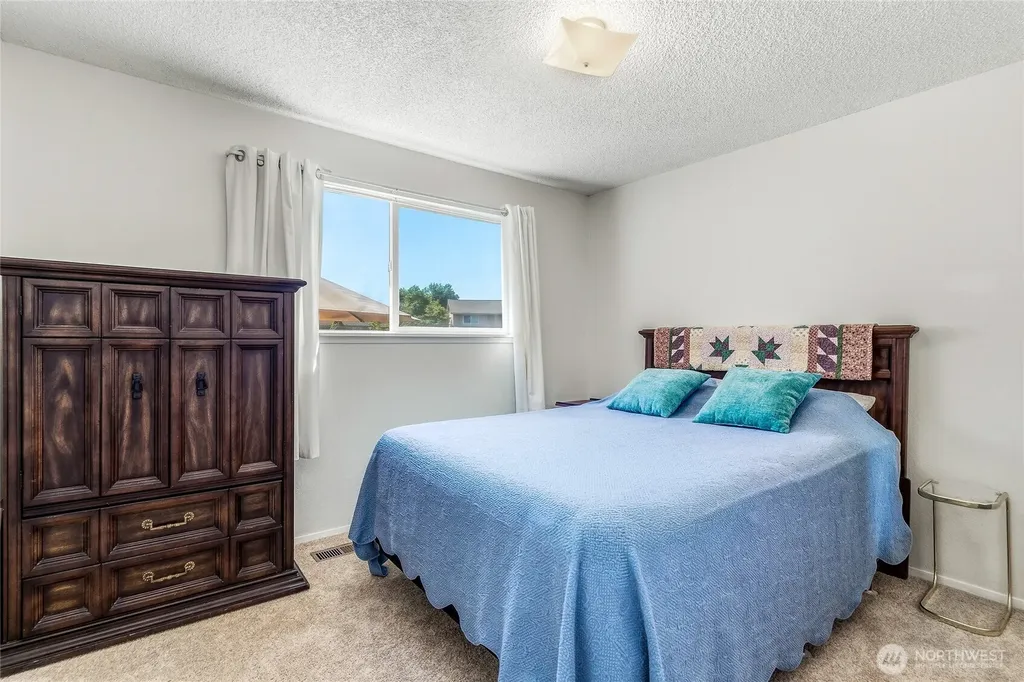 1521 SE Freedom Place College Place WA 99324