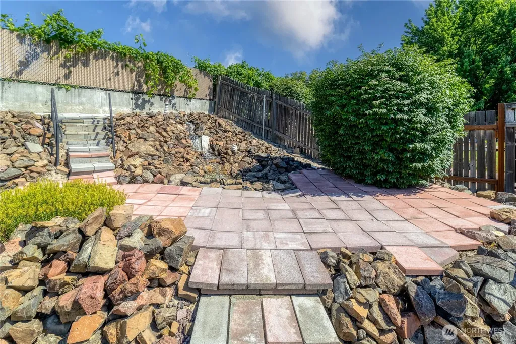 1521 SE Freedom Place College Place WA 99324