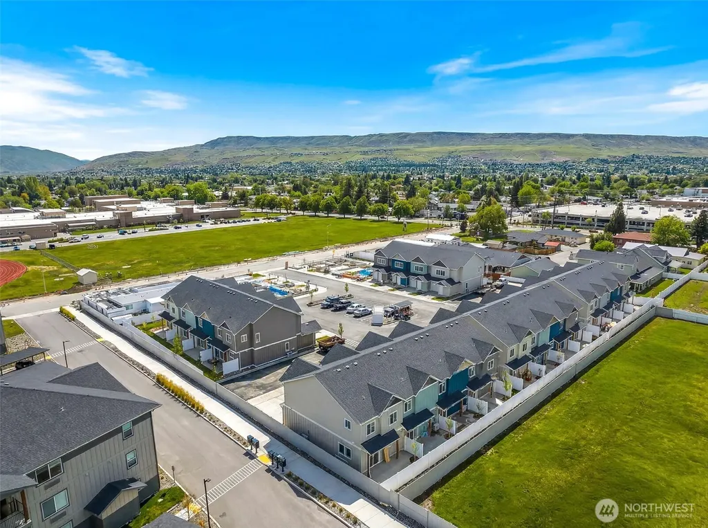 1075 Red Apple Road Wenatchee WA 98801
