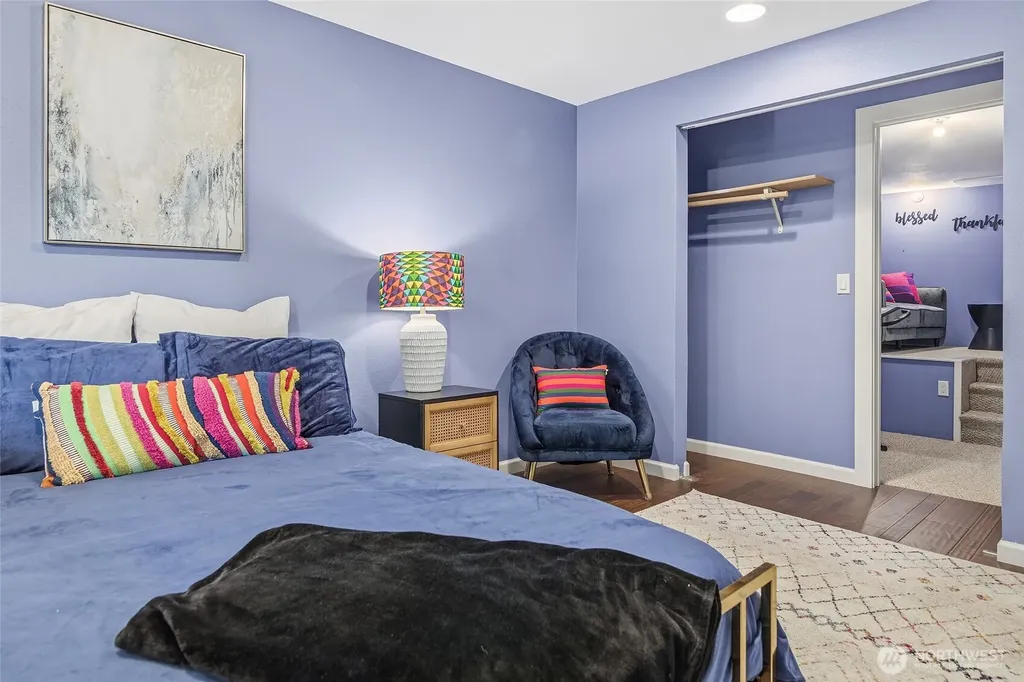 9165 45th Avenue SW Seattle WA 98136