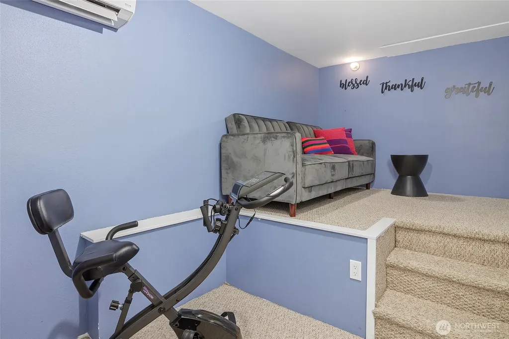 9165 45th Avenue SW Seattle WA 98136