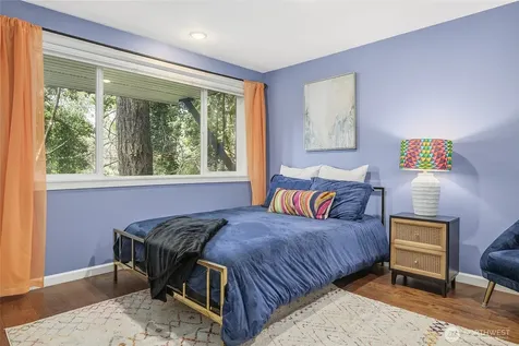 9165 45th Avenue SW Seattle WA 98136