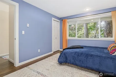 9165 45th Avenue SW Seattle WA 98136