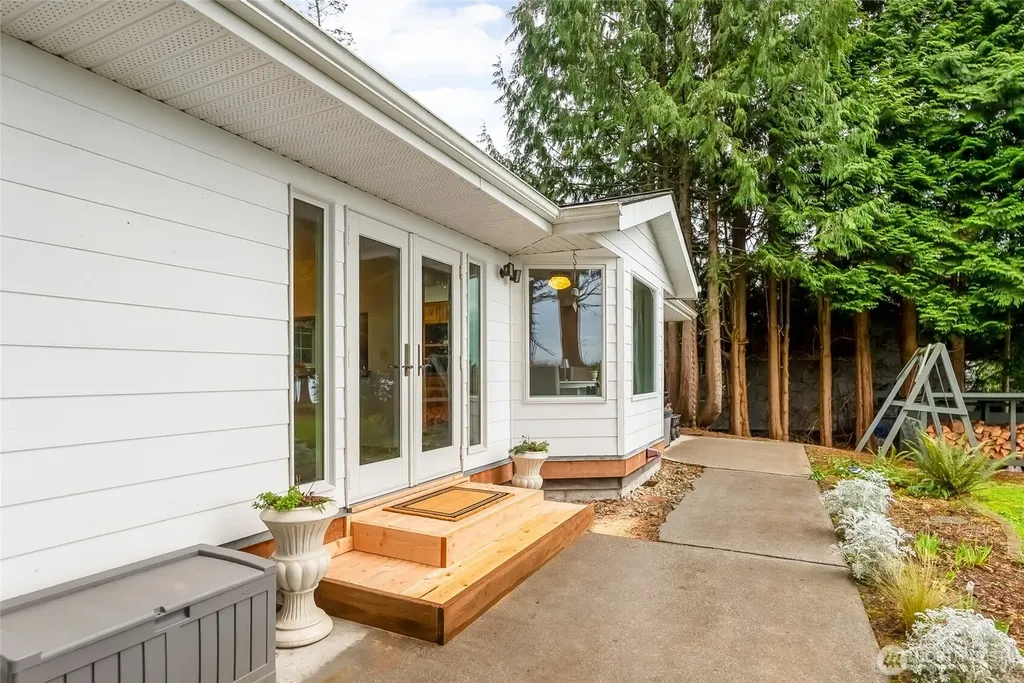 8617 Semiahmoo Drive Blaine WA 98230