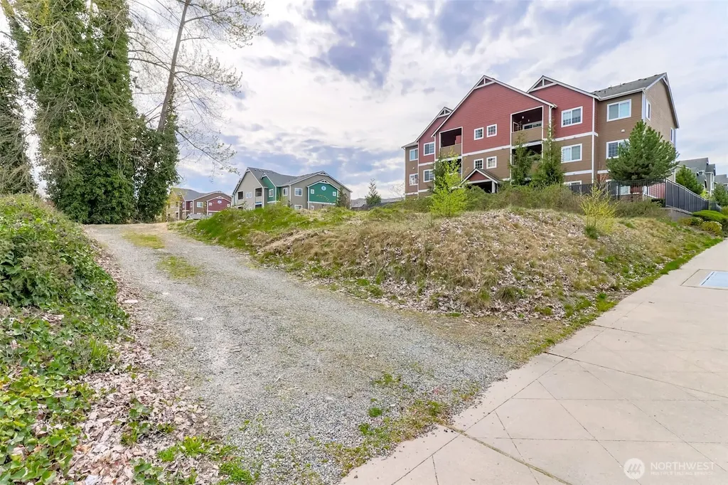 1725 Meridian Avenue E Edgewood WA 98371