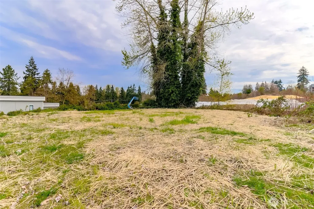 1725 Meridian Avenue E Edgewood WA 98371