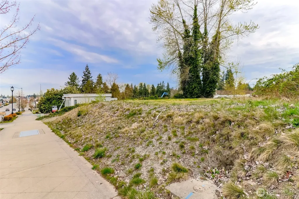 1725 Meridian Avenue E Edgewood WA 98371