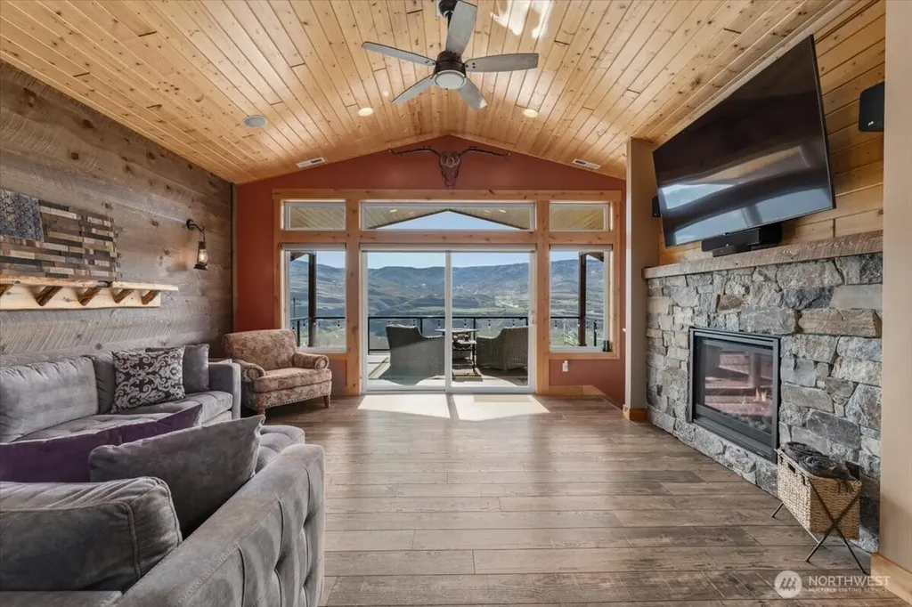 525 Columbia View Road Chelan WA 98816