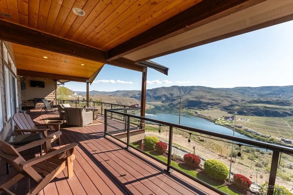 525 Columbia View Road Chelan WA 98816