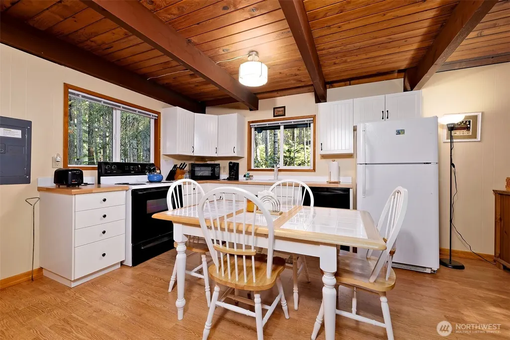 331 N Wynoochee Drive Hoodsport WA 98548