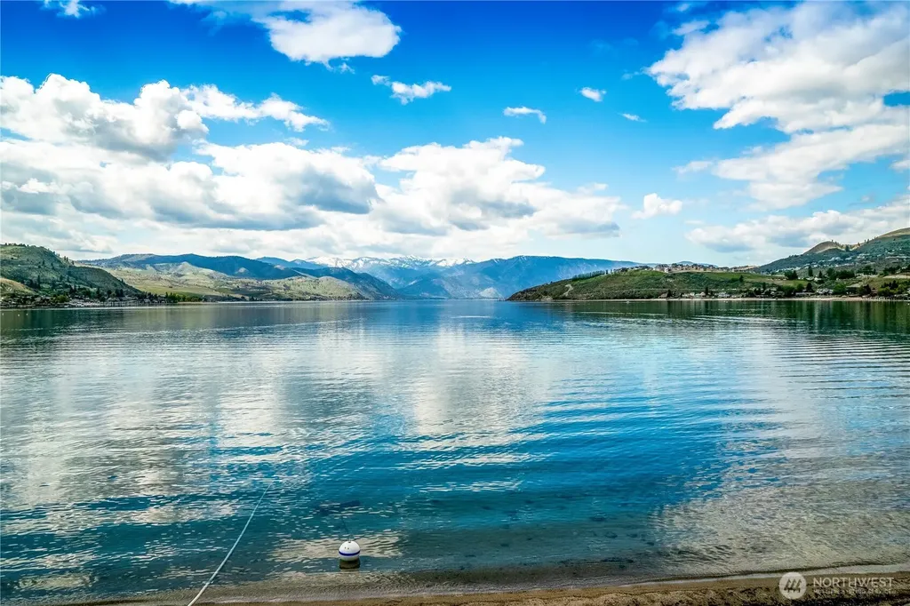 322 W Woodin Avenue Chelan WA 98816