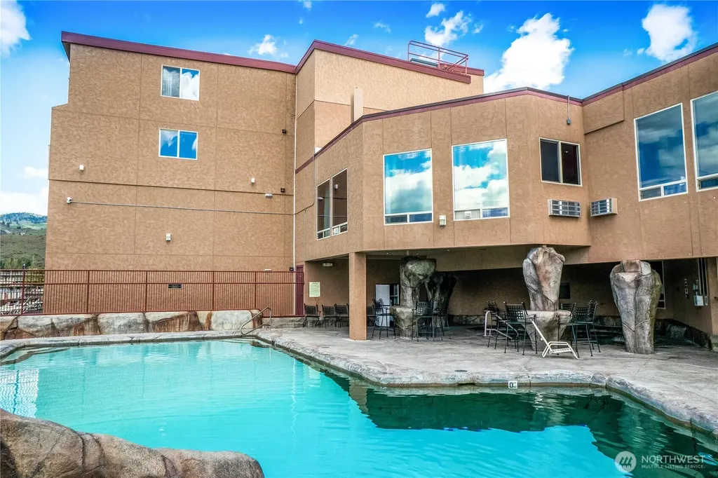322 W Woodin Avenue Chelan WA 98816