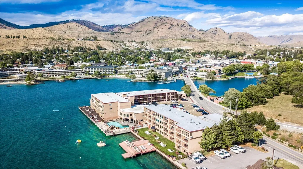322 W Woodin Avenue Chelan WA 98816