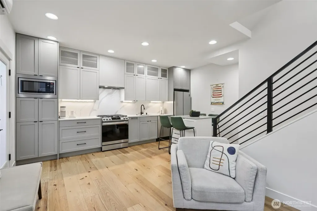 71 W Dravus Street Seattle WA 98119