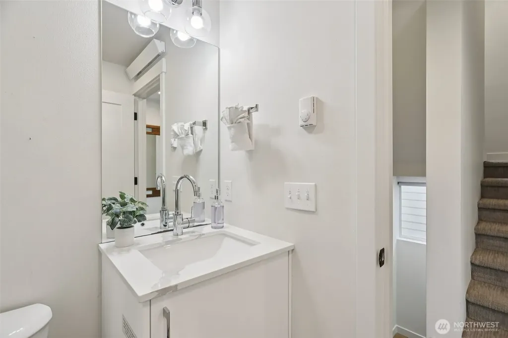 71 W Dravus Street Seattle WA 98119