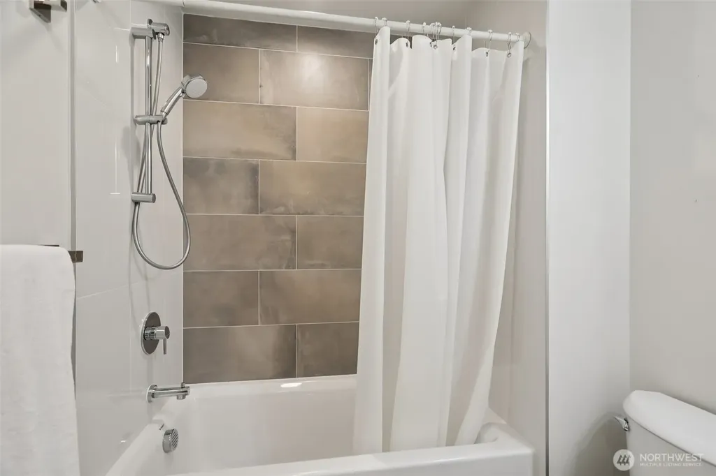 71 W Dravus Street Seattle WA 98119
