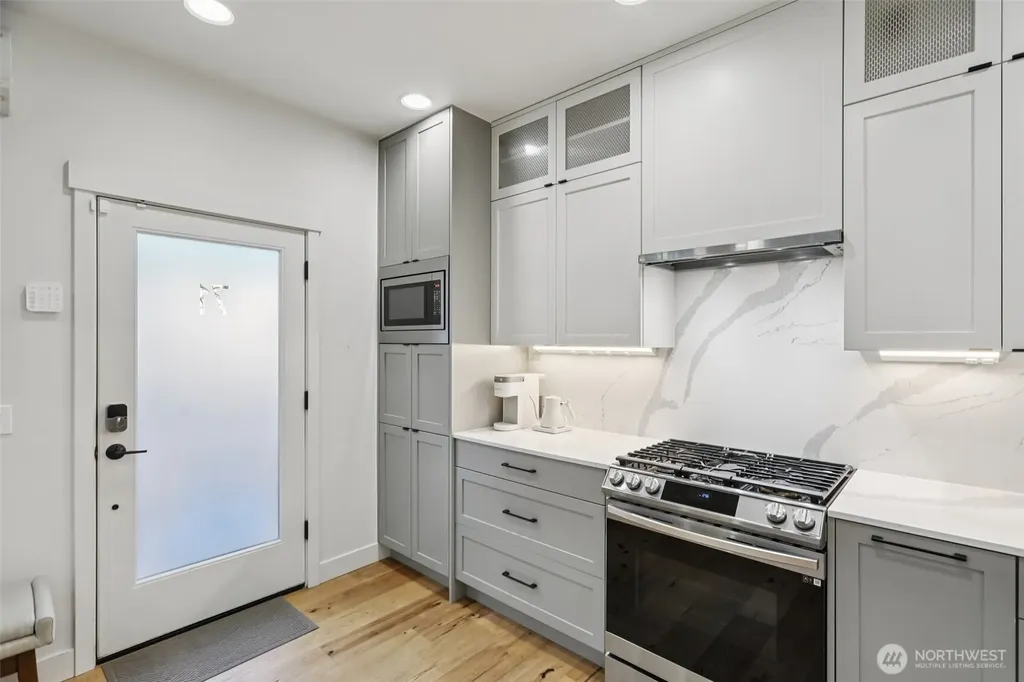 71 W Dravus Street Seattle WA 98119