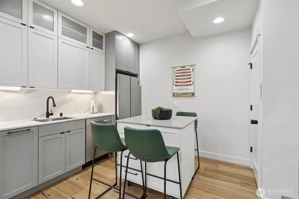 71 W Dravus Street Seattle WA 98119