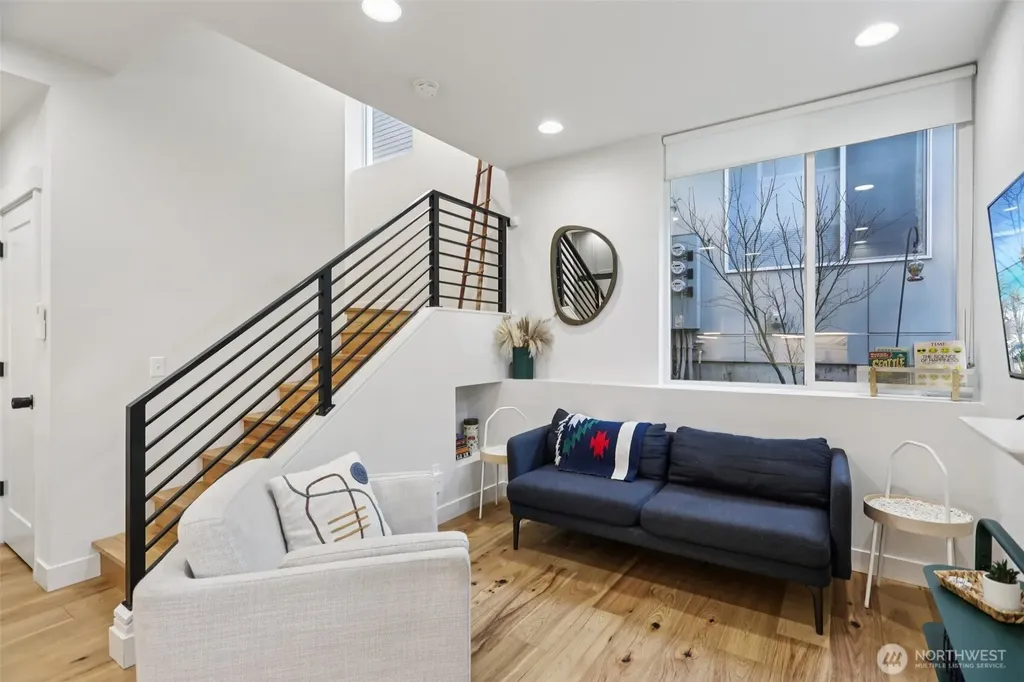 71 W Dravus Street Seattle WA 98119
