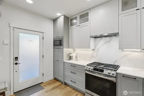 71 W Dravus Street Seattle WA 98119
