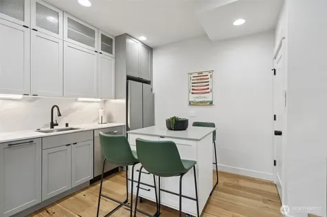 71 W Dravus Street Seattle WA 98119