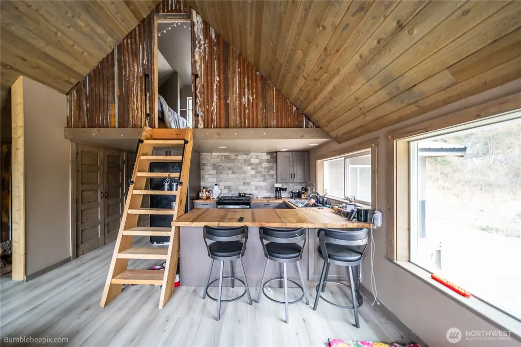 8 Camden Road Elk WA 99009