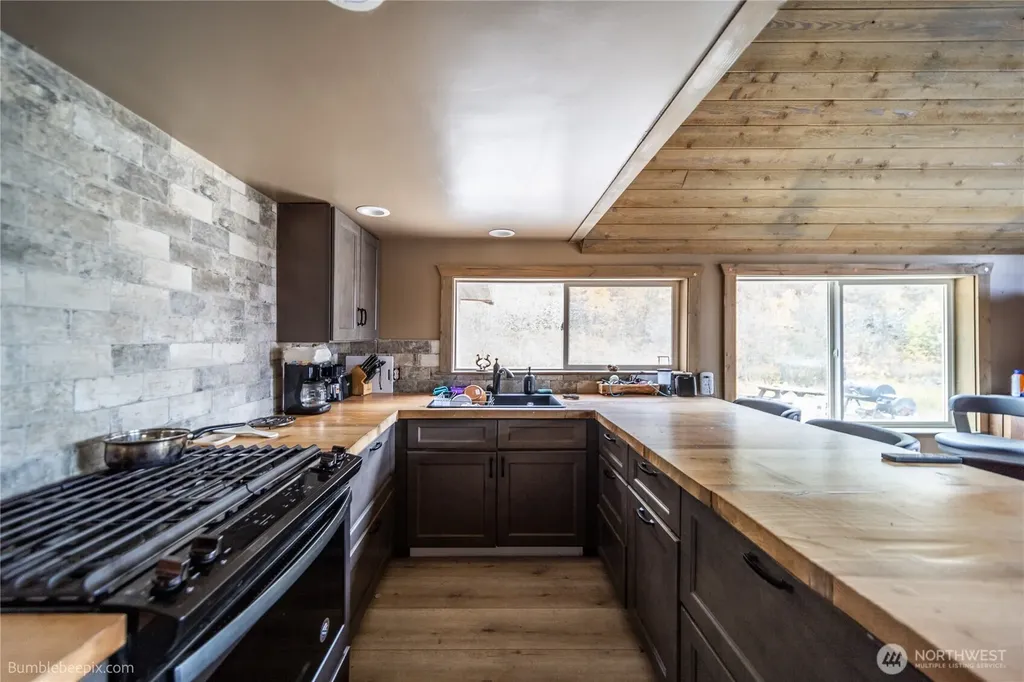 8 Camden Road Elk WA 99009