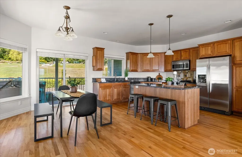 1041 Halsey Drive Coupeville WA 98239