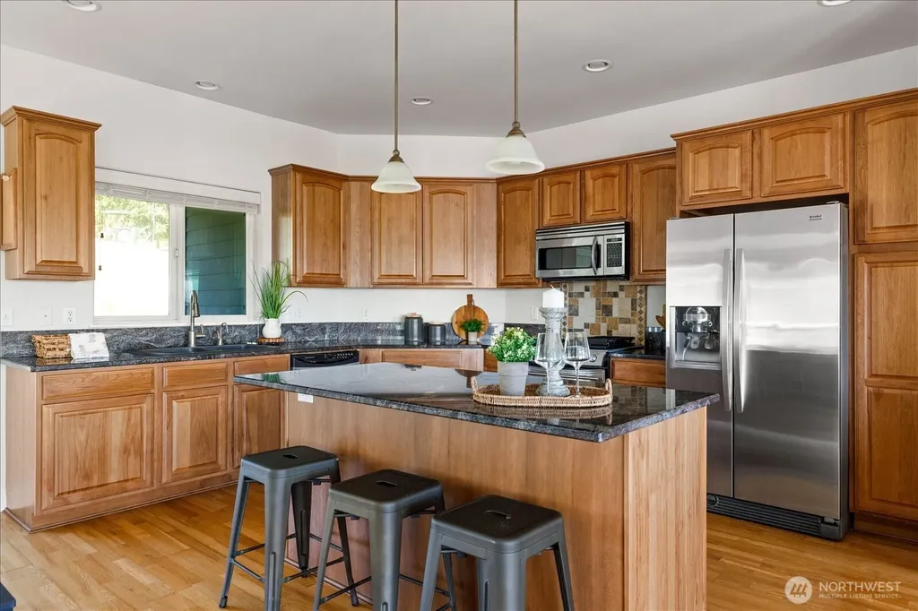 1041 Halsey Drive Coupeville WA 98239