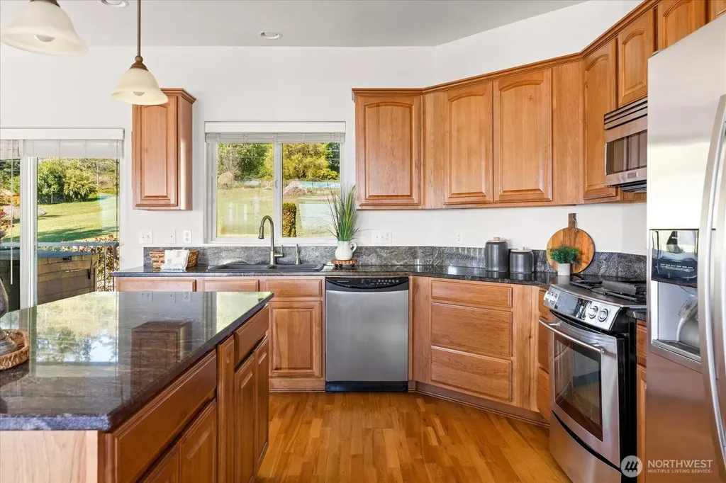1041 Halsey Drive Coupeville WA 98239