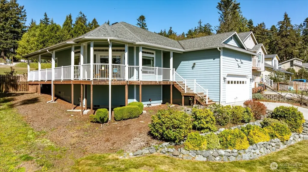 1041 Halsey Drive Coupeville WA 98239