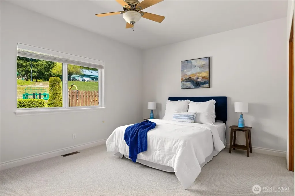 1041 Halsey Drive Coupeville WA 98239