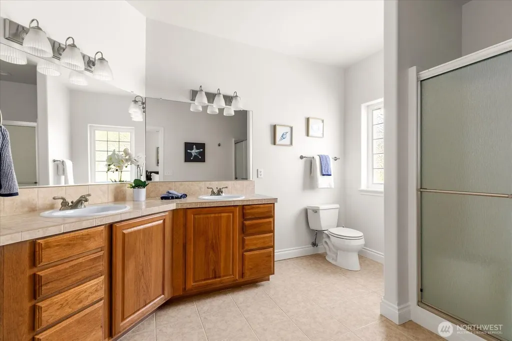 1041 Halsey Drive Coupeville WA 98239