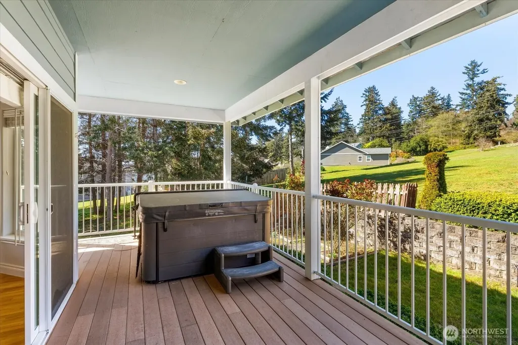 1041 Halsey Drive Coupeville WA 98239