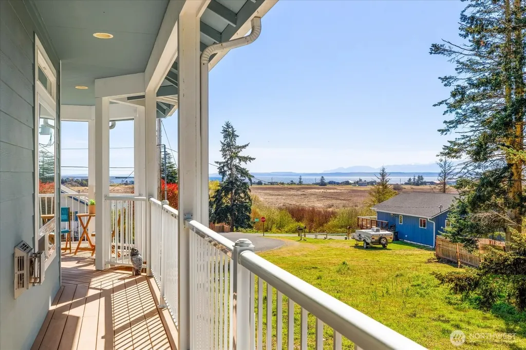 1041 Halsey Drive Coupeville WA 98239