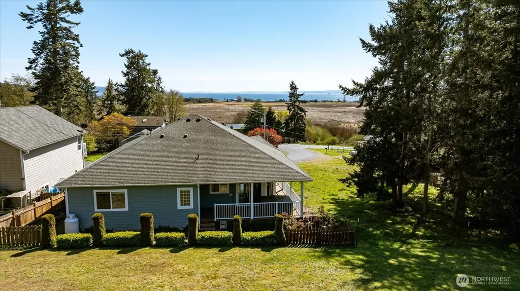 1041 Halsey Drive Coupeville WA 98239