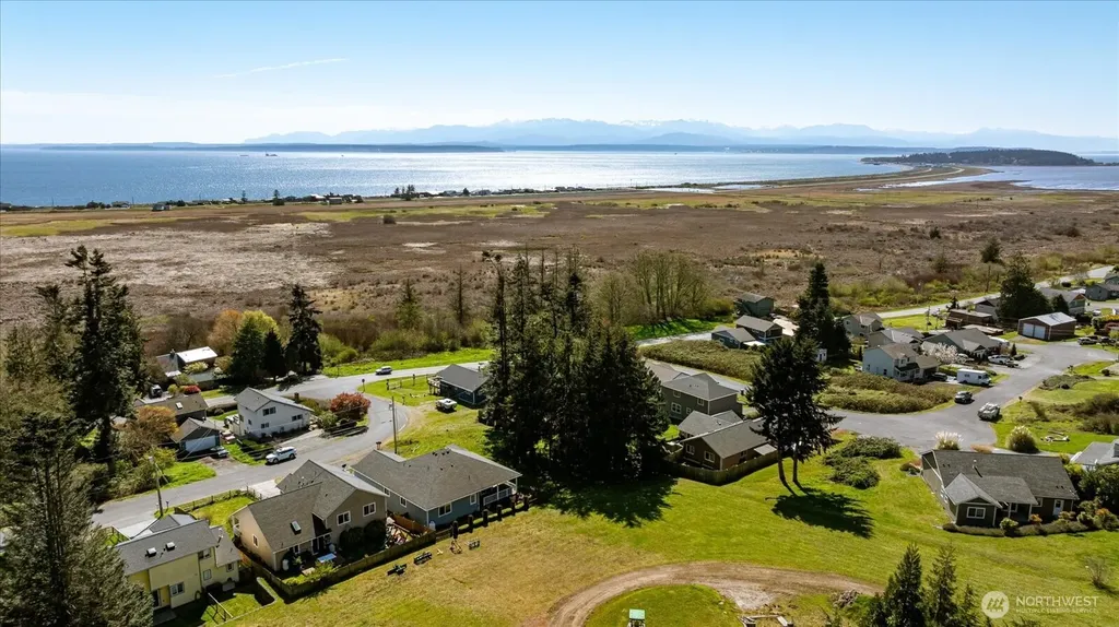 1041 Halsey Drive Coupeville WA 98239